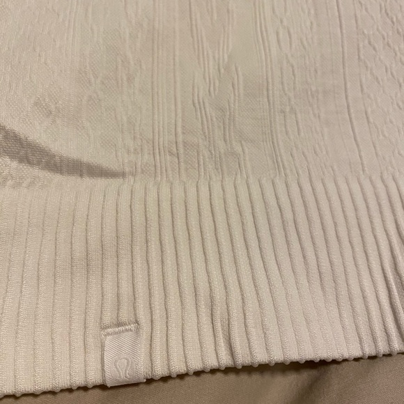 Lululemon long sleeve - Picture 3 of 5